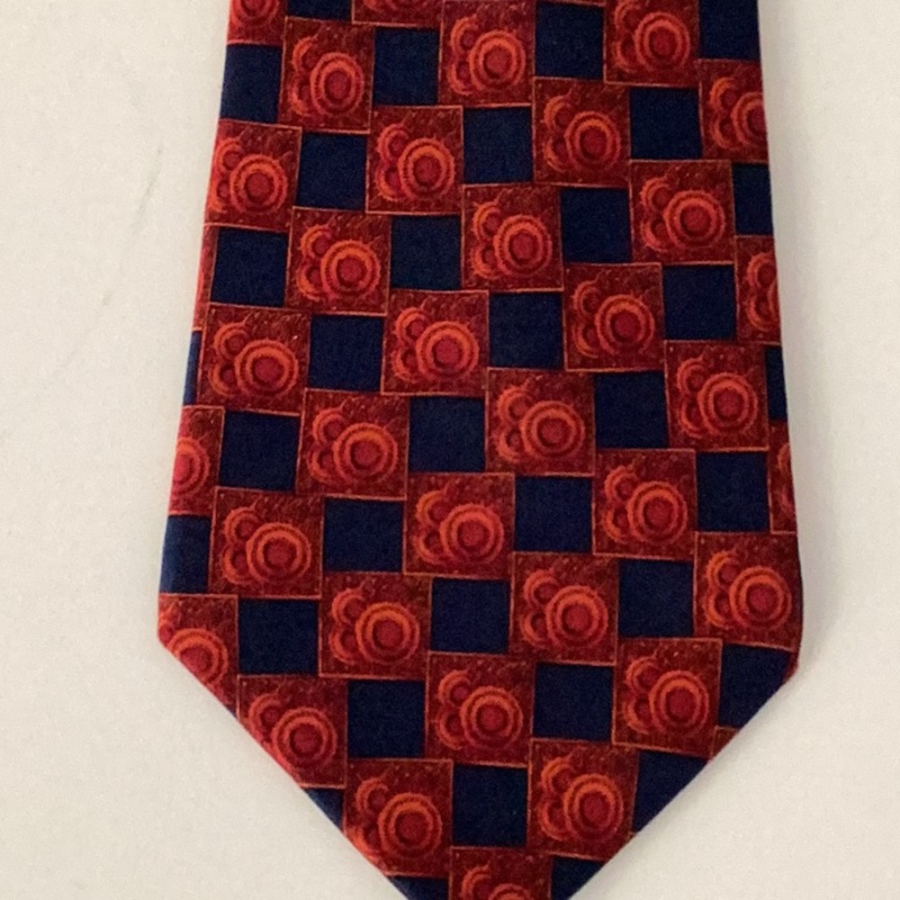 Lanvin Paris mens red geometric print 100% silk French luxury neck tie EUC